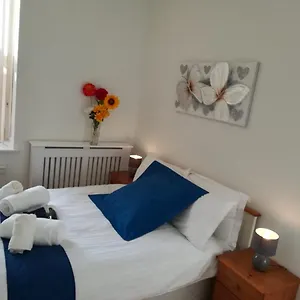  Apartment Delightful, 1 Bedroom Uplands,