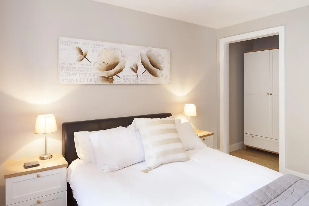 Saracens Courtyard Apartments Bourton-on-the-Water 0*,  United Kingdom